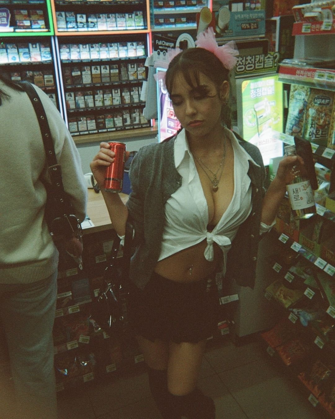 Slutty eslut nutte aubrie dresses nach oben 5