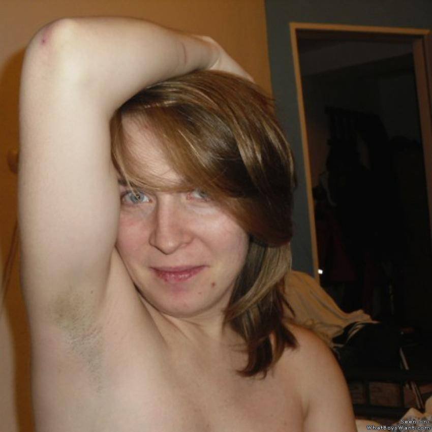 Milf polaca con el coño peludo 5