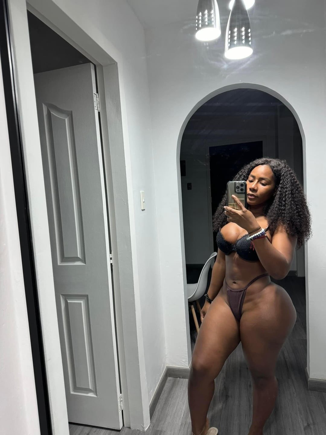 Ich würde diesen Trottel beklatschen 34