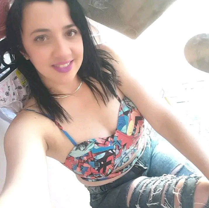 Dona de loja gostosa demais 4