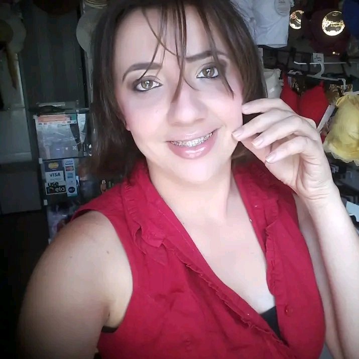 Dona de loja gostosa demais 5