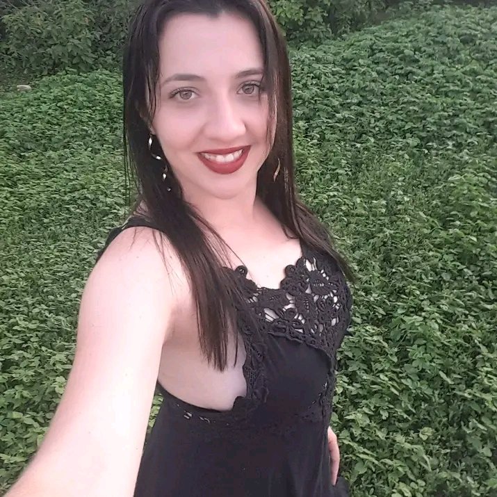 Dona de loja gostosa demais 8