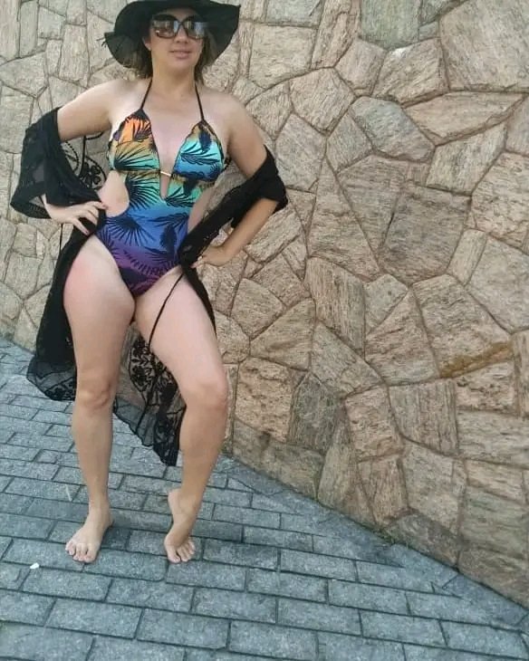 Dona de loja gostosa demais 10