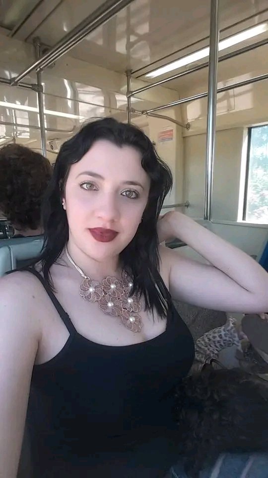 Dona de loja gostosa demais 18