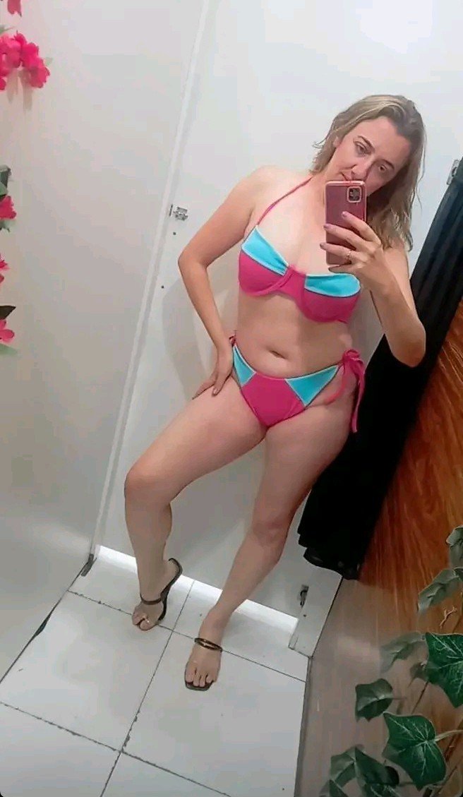 Dona de loja gostosa demais 27