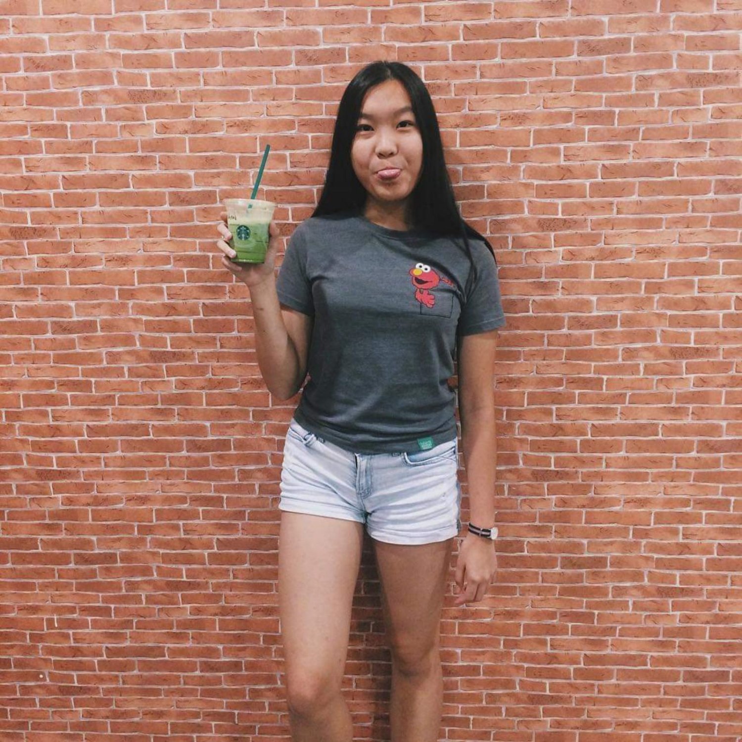 La sgualdrina asiatica si è messa in mostra 4