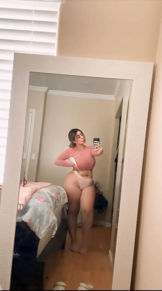 BbyBri14 Shares A BBW Tease Selfie 19