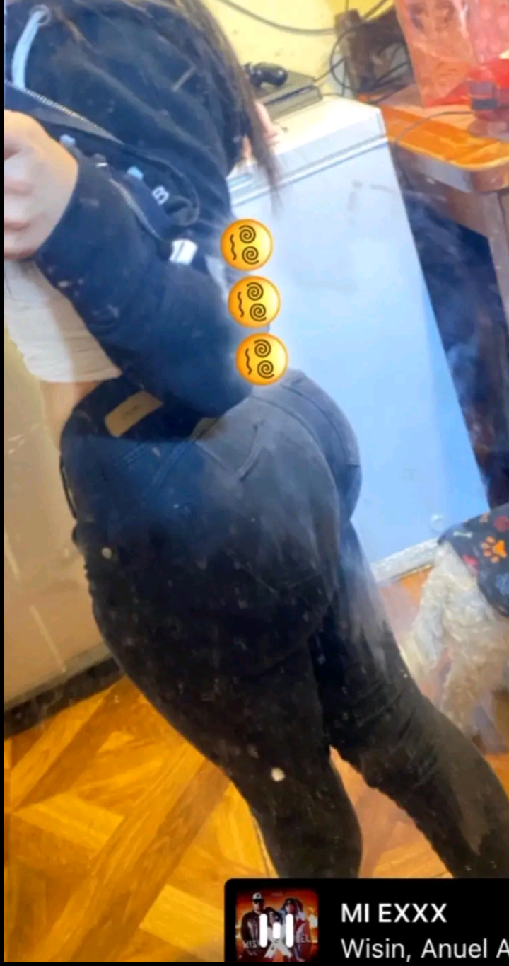 Büyük kıçlı Şilili bimbos çifti (büyük arka kapı latinas) 4