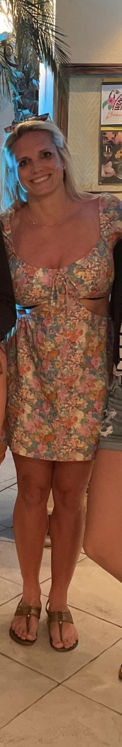 Drunk Wife Gets Wild at the Club While Hubby’s Away 22