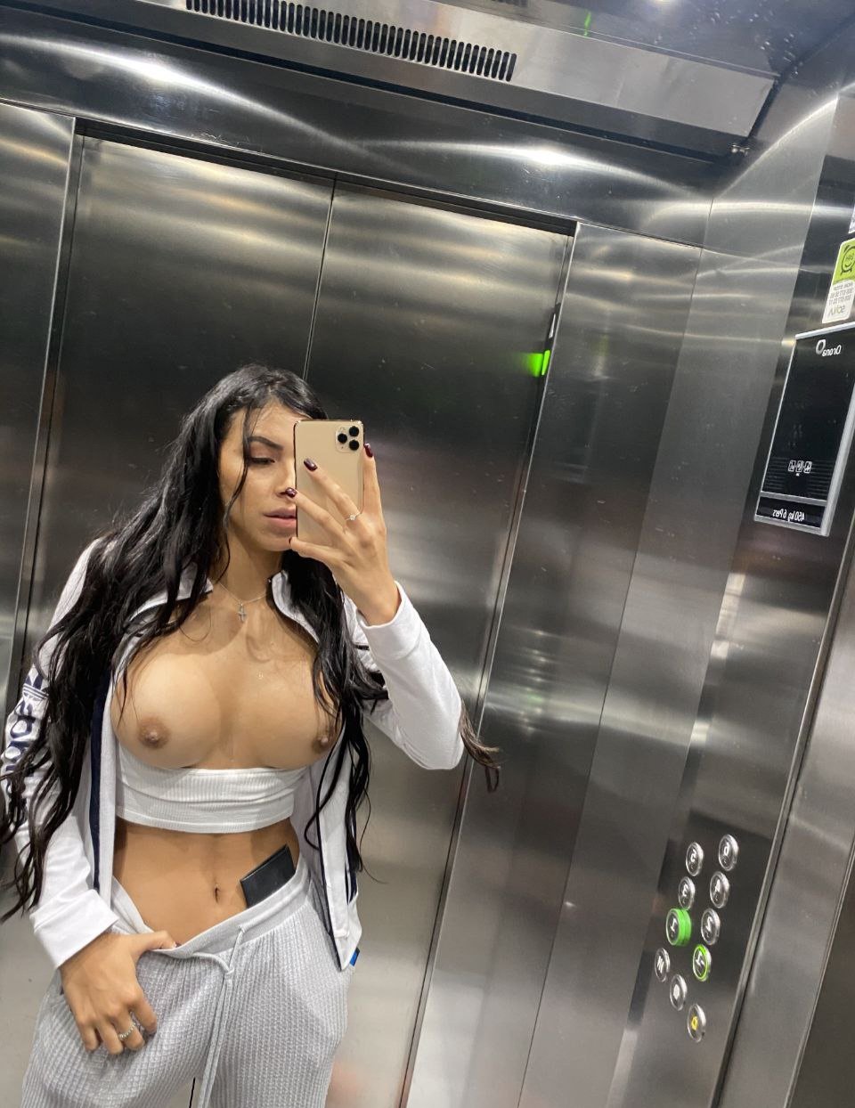 Aline Nunes—Milf Teases Telegram With Glamorous Pussy Play 36