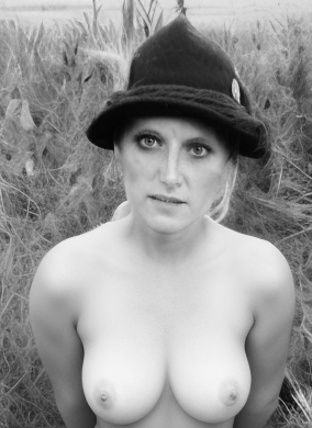 Retro Slut Jasmin Lassnig Exposed as the Club’s Favorite Whore 1
