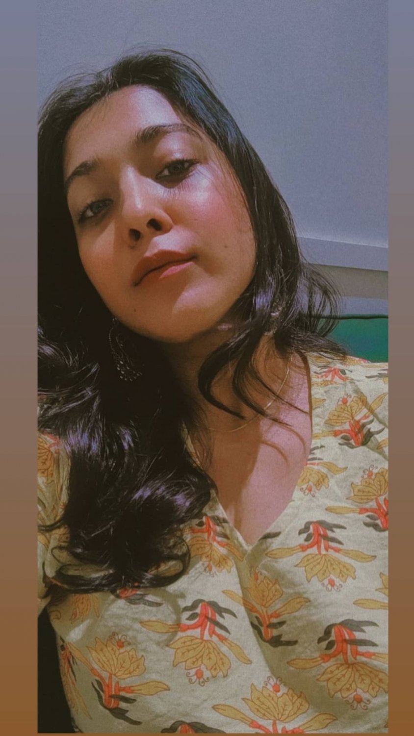 Sakina, uma cabra castanha burra, vazou 2