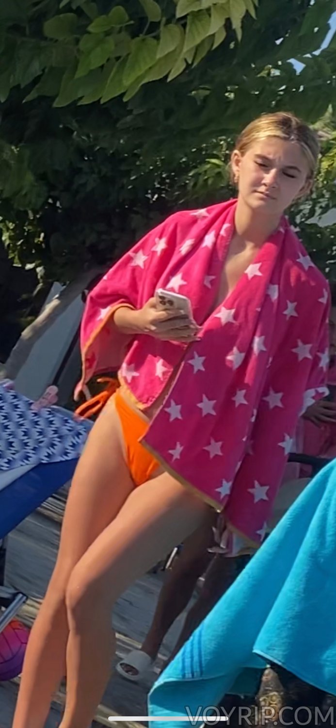 Beachside Flirt Shows Off That Bikini Body 39