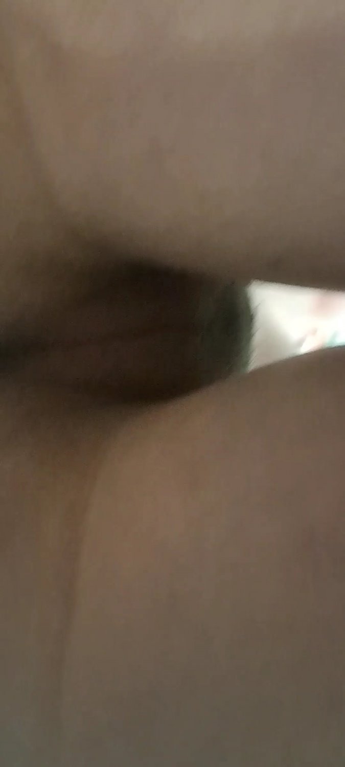 Jemandes Schauspielerin riskiert. Lust, auch deine Liebste zu verwetten? DM me 15