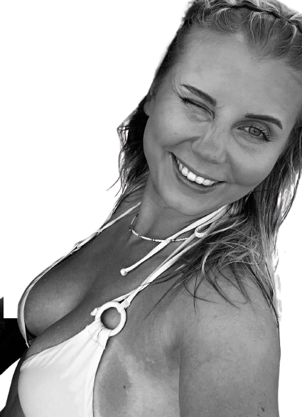 Mouth-Watering Finnish Vixen Emma Flaunts Her Bikini Body 7