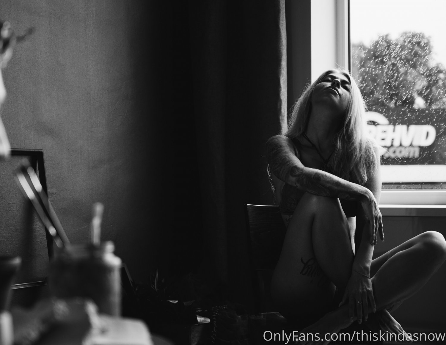 Tattooed Blonde MILF Knows How to Handle Your Desires 37