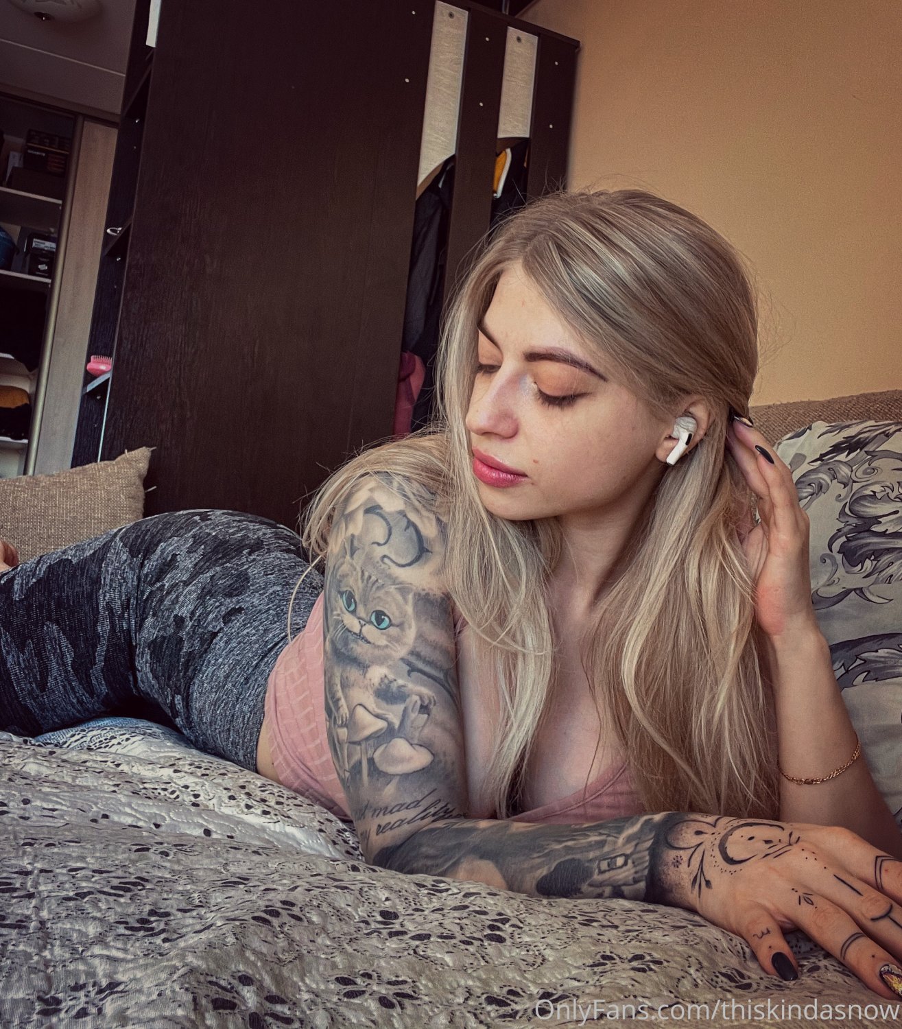 Tattooed Blonde MILF Knows How to Handle Your Desires 55