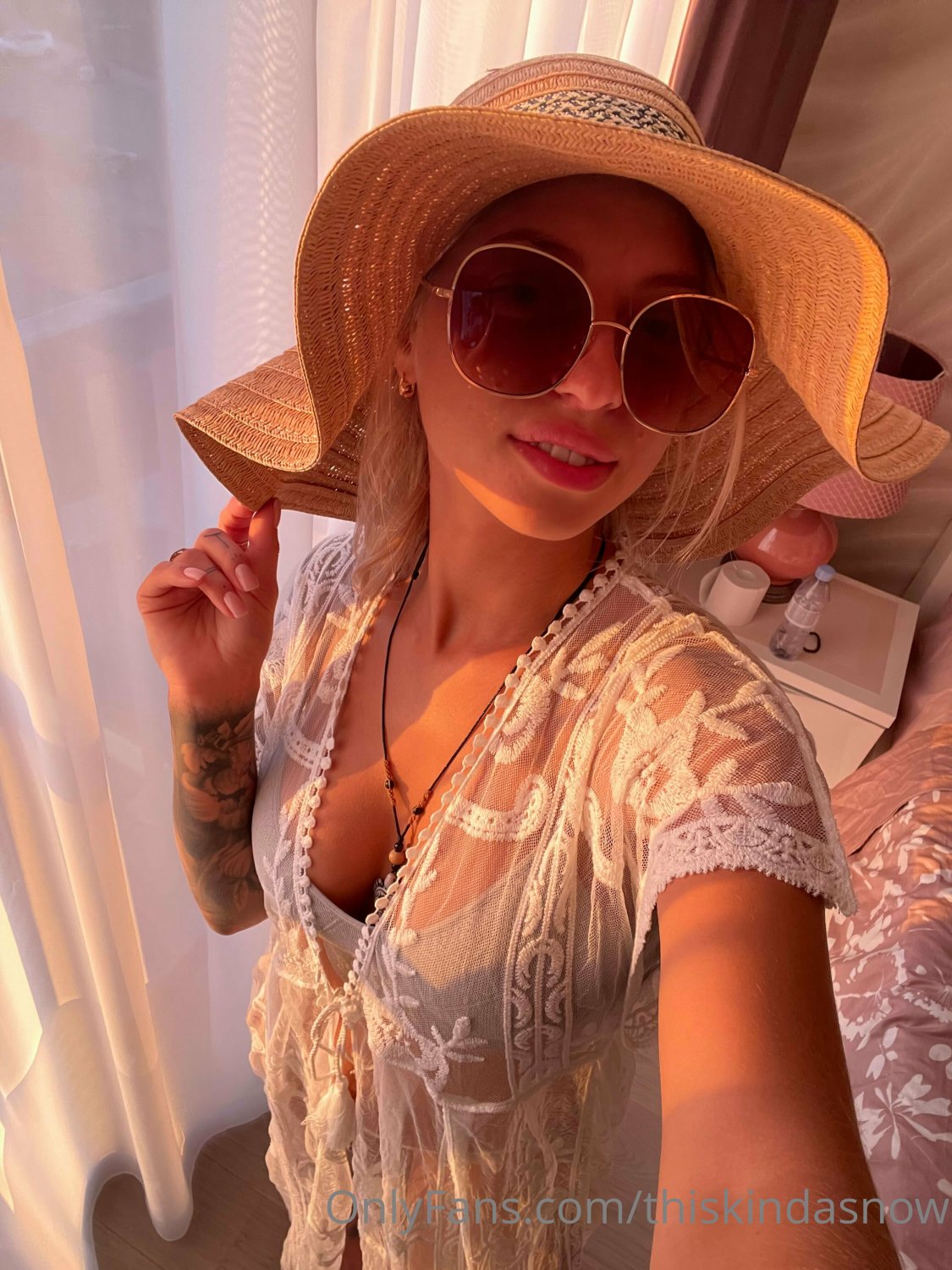 Tattooed Blonde MILF Knows How to Handle Your Desires 69