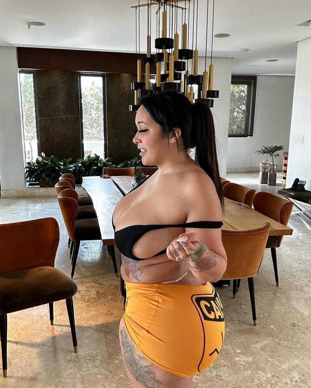 Thick Booty Shakes Like It’s Got a Mind of Its Own 8