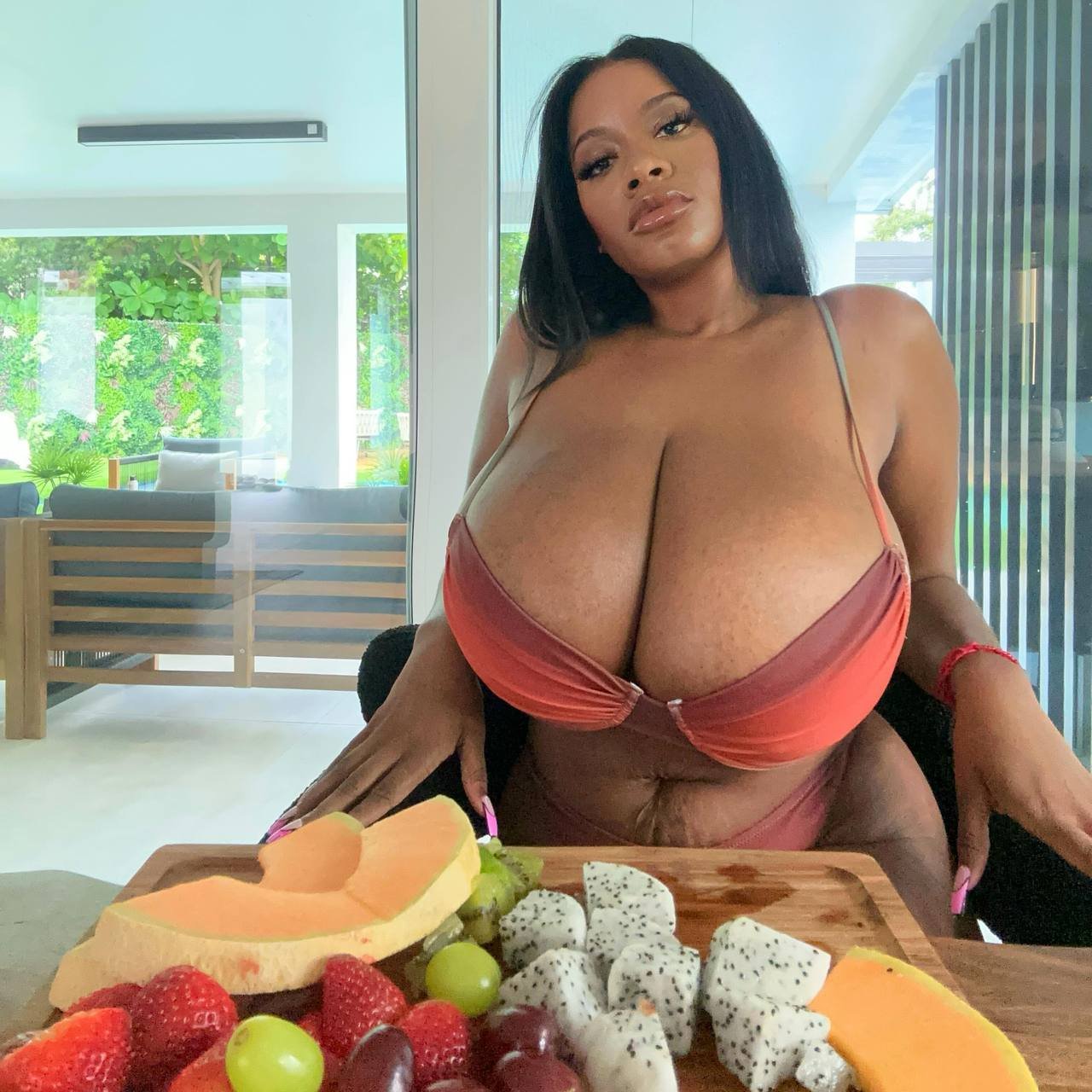 Curvy Ebony Bombshell Shows Off Her Big Tits and Wet Body 4