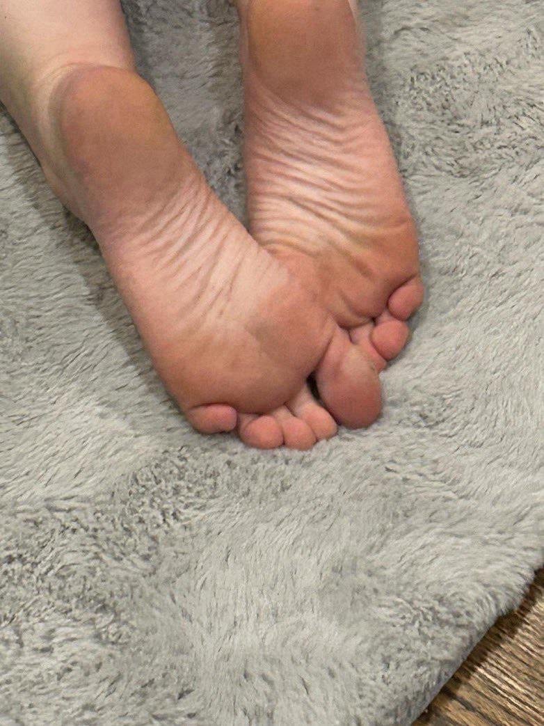 Playgirl Füße / Sohlen Creepshots 8