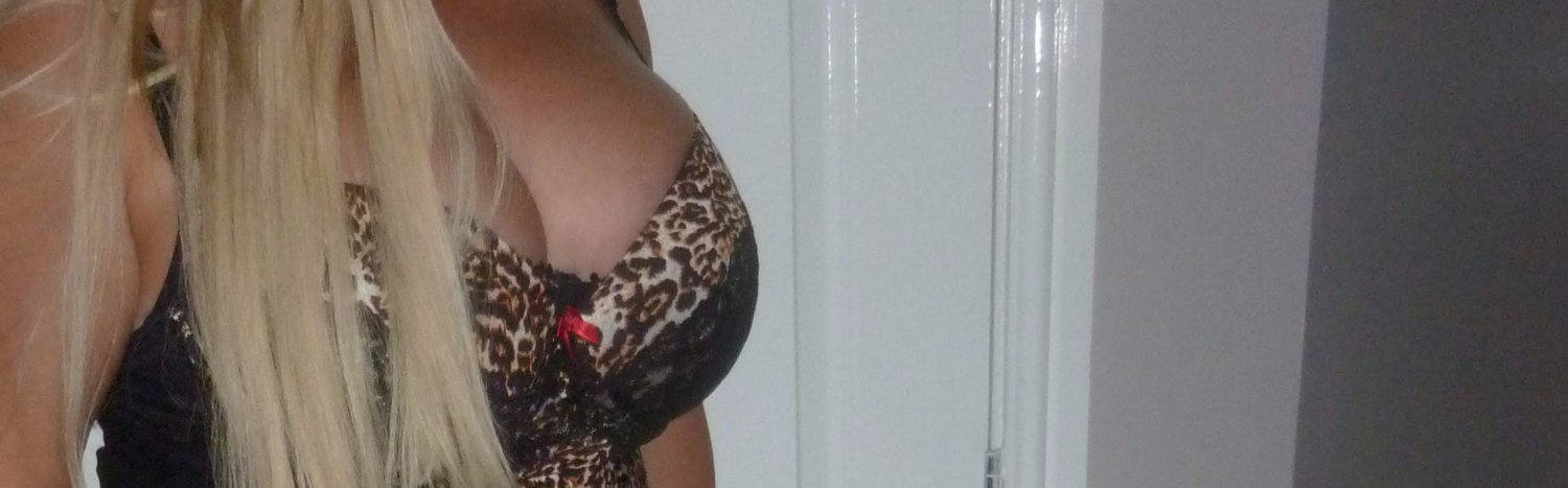 セリナの34HHブロンドMILFチットがピュアヘブン 9