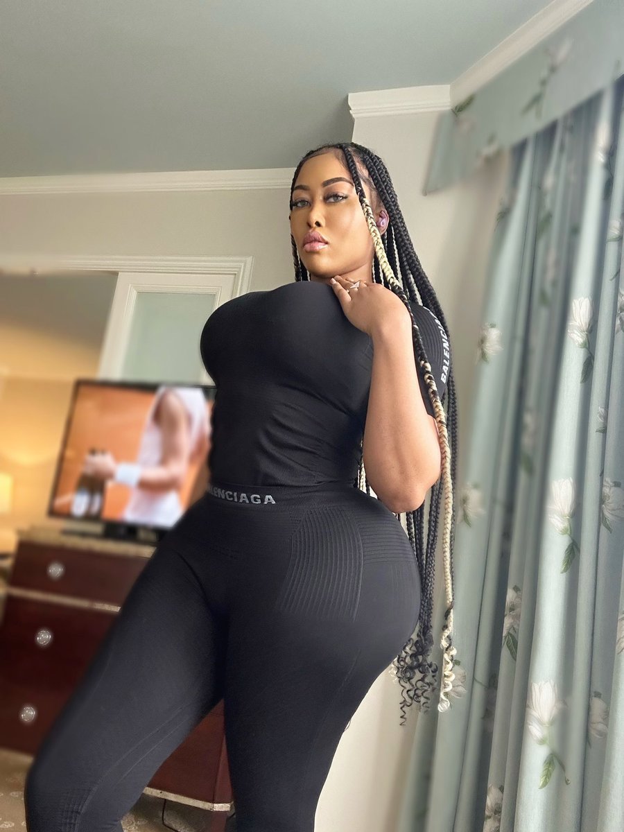 モリアのビッグチットとラウンドアスが毎突きでバウンス 35