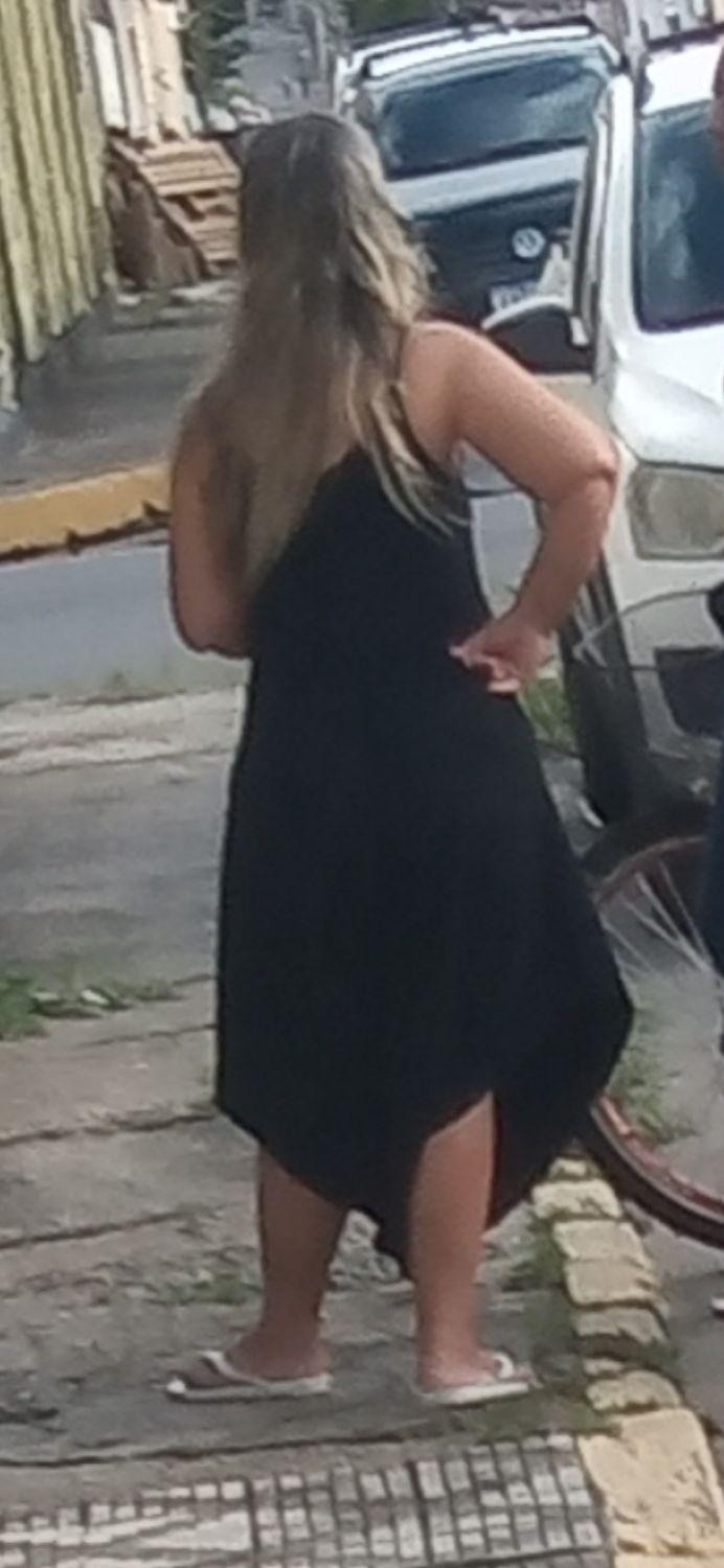 Tight body, teasing look – she's about to do something nasty 1