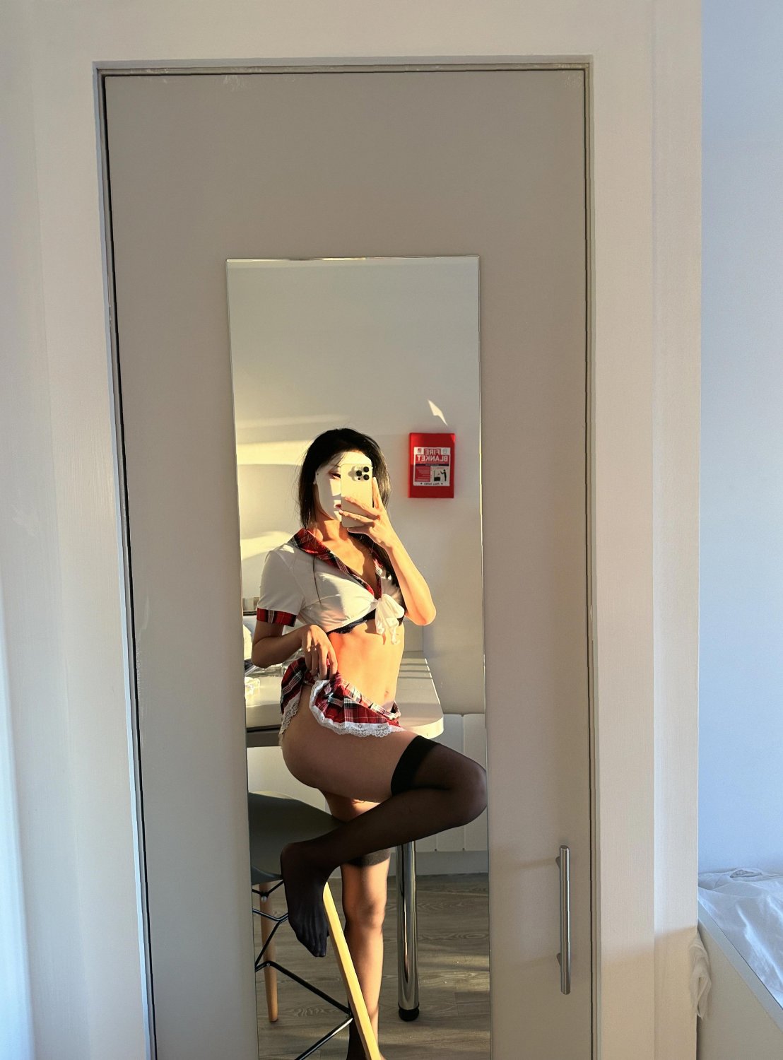 UK Punjabi babe tastes her own fingers — soaked in lust and ready to be filled 1