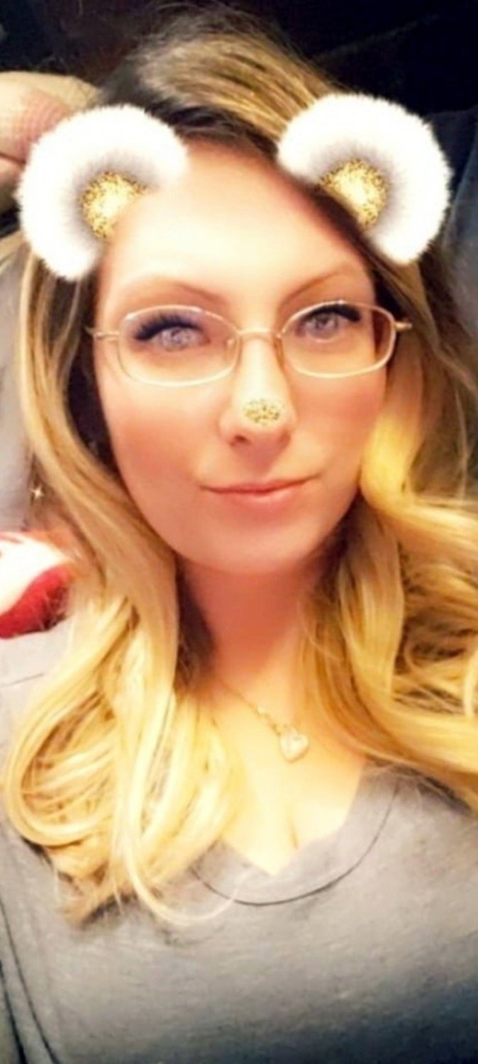 サルトリーMILFが生のアマチュアアクションでシックBBCをむさぼる 4