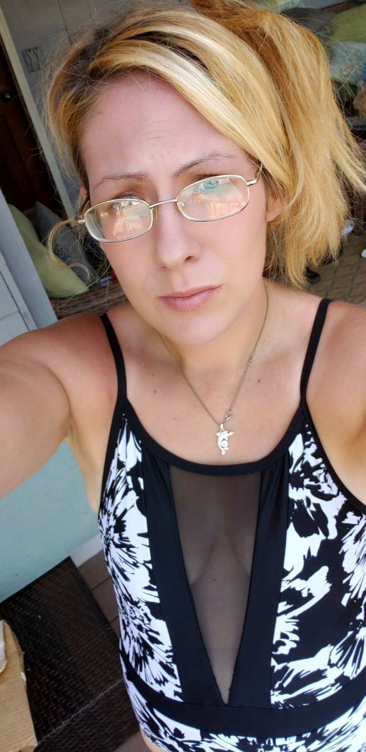 サルトリーMILFが生のアマチュアアクションでシックBBCをむさぼる 6