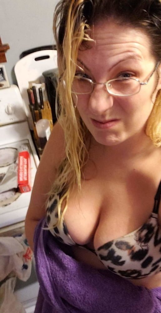 サルトリーMILFが生のアマチュアアクションでシックBBCをむさぼる 9