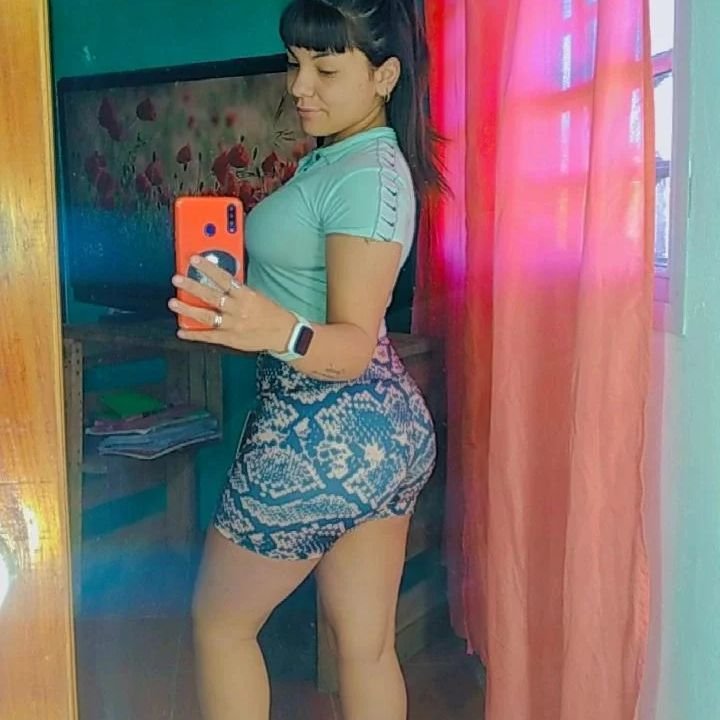 Shy Babe Shows Off Her Curves In Selfie Strip 8