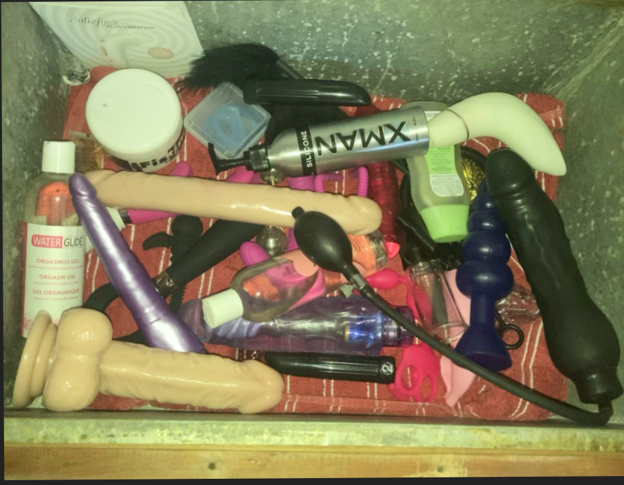 Moms Sextoys 1