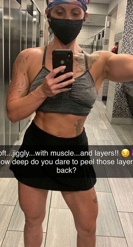 Florida MILF Shows Off Her Wild Side and Mega Clit 4