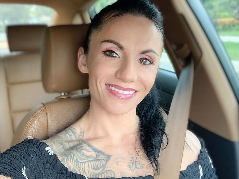 Florida MILF Shows Off Her Wild Side and Mega Clit 19
