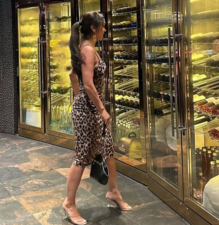 Yemyeşil glamour ayak pedikür milf 2