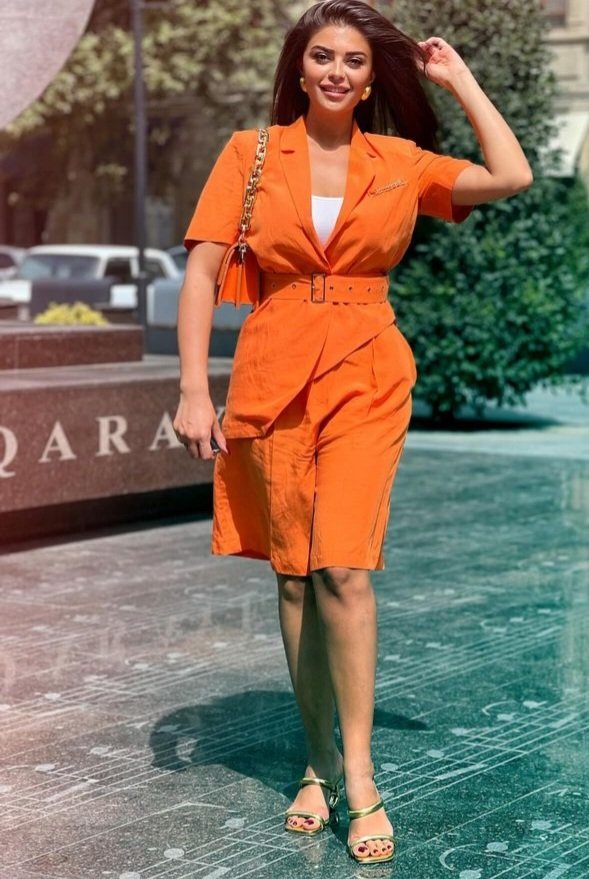 육즙 글래머 발 페디큐어 부인. 14