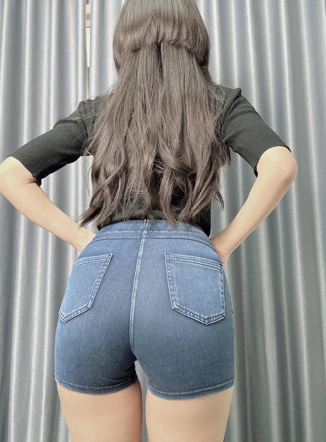 Cosplay Cutie Wants You to Lick Up Her Creamy Mess 1