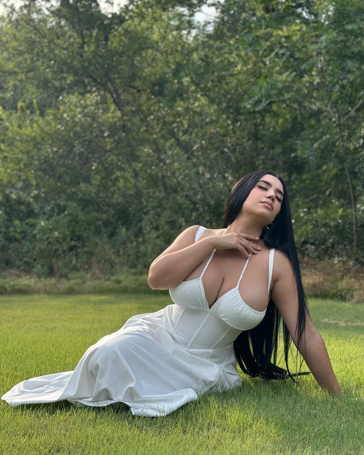 Puta chichona con buen trasero 29