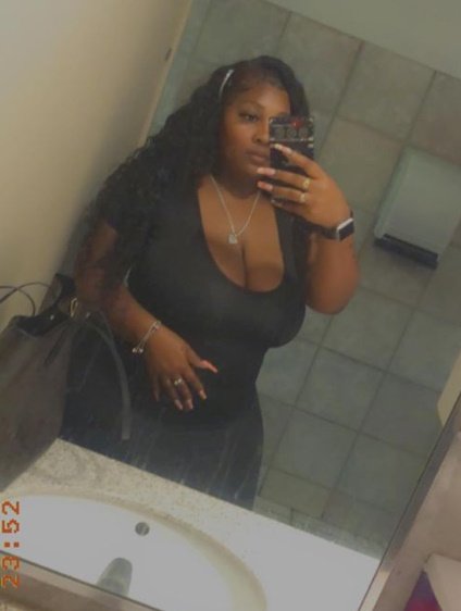 Inky Cheekzz Twerks That Booty Like a Dream 1