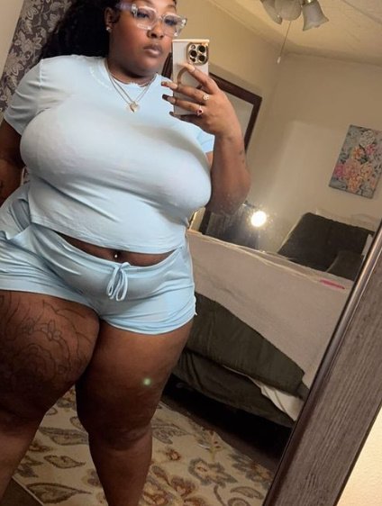 Inky Cheekzz Twerks That Booty Like a Dream 2