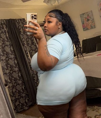 Inky Cheekzz Twerks That Booty Like a Dream 6