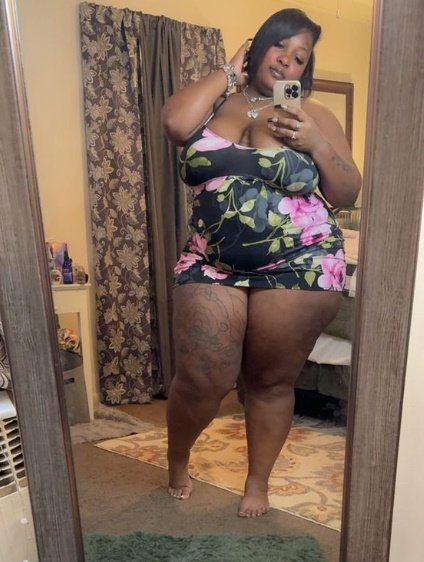 Inky Cheekzz Twerks That Booty Like a Dream 25