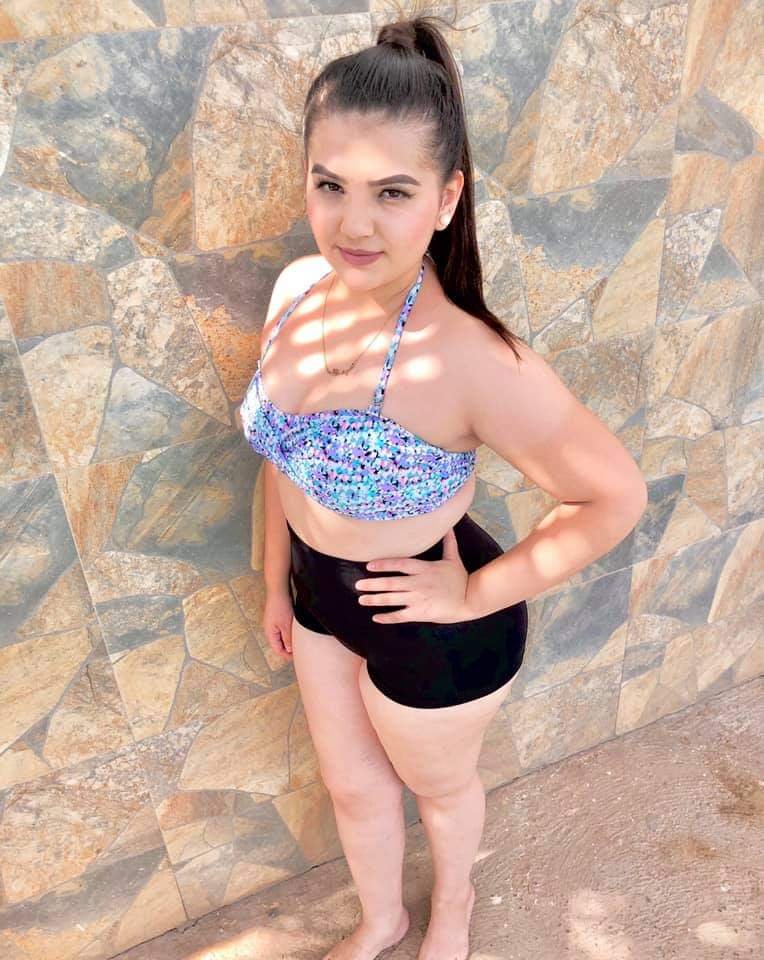 Bootylicious Latina Shakes Her Round Ass Just for You 4