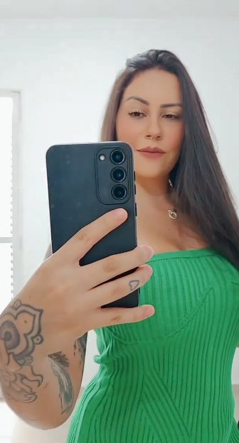 Caah Almeida Drops a Steamy Selfie Session 17