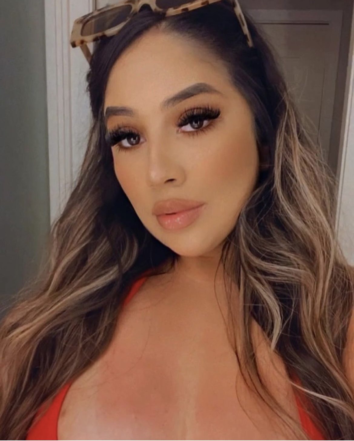 Jovem latina vilã sumarenta 6