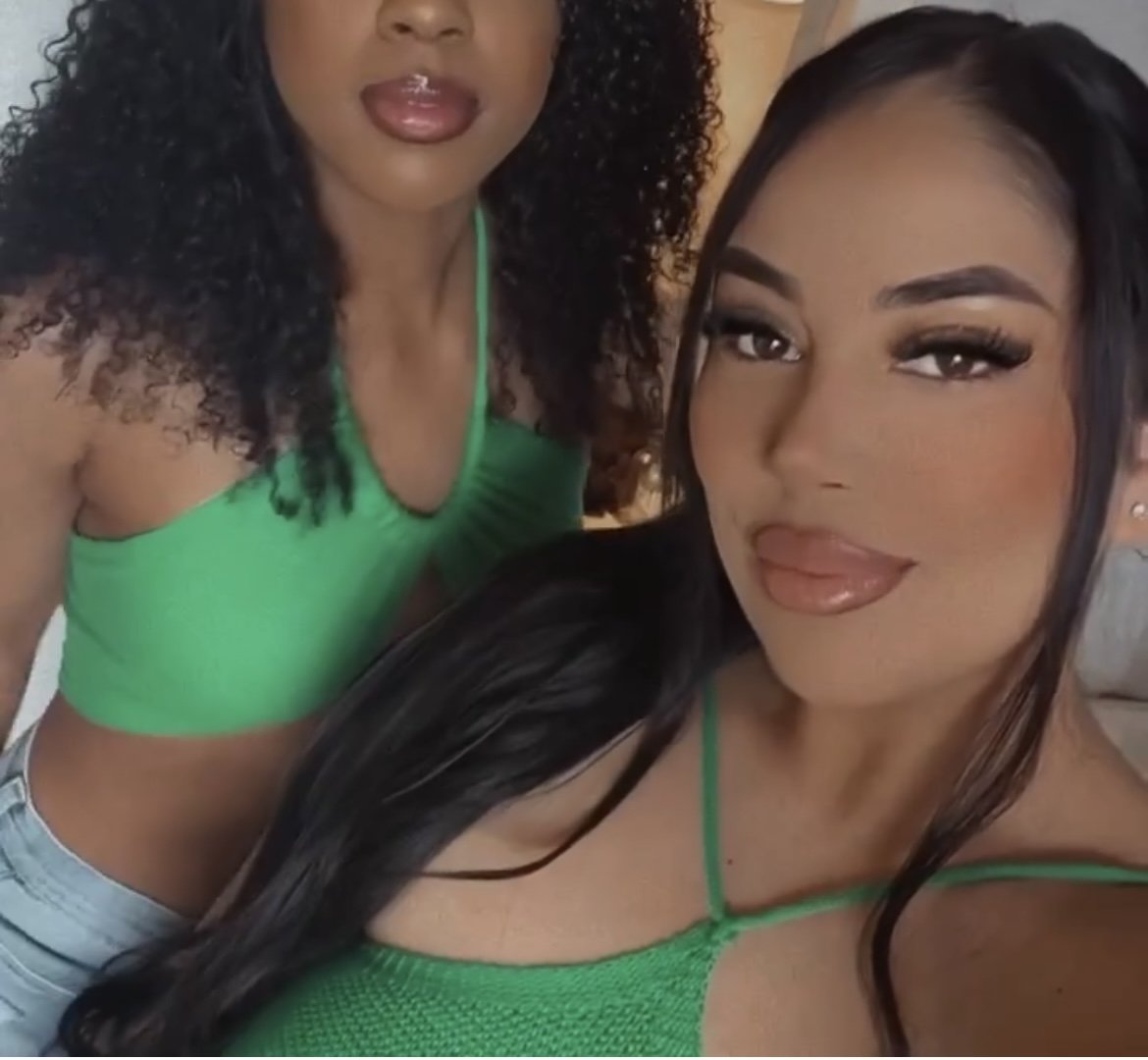 Jovem latina vilã sumarenta 7