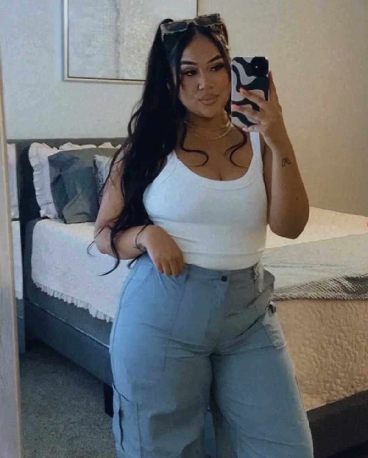 Jovem latina vilã sumarenta 12