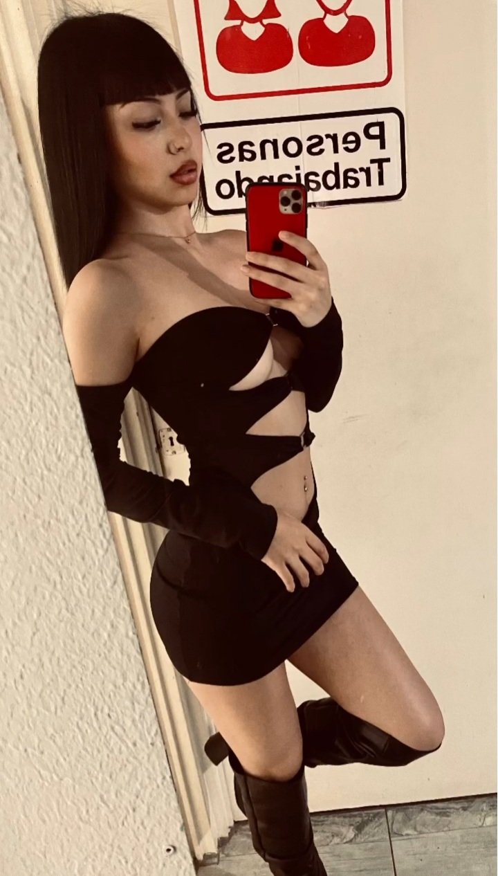 アゴスティナルナがインスタでファイア、ベッドでフィルシー 1